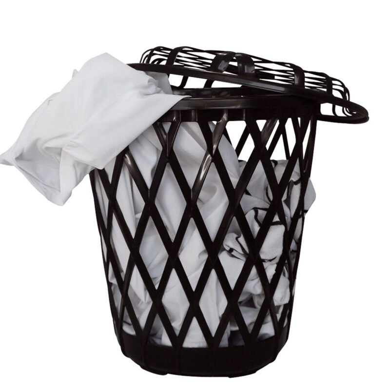 Cesto telado p/roupas 50L com tampa